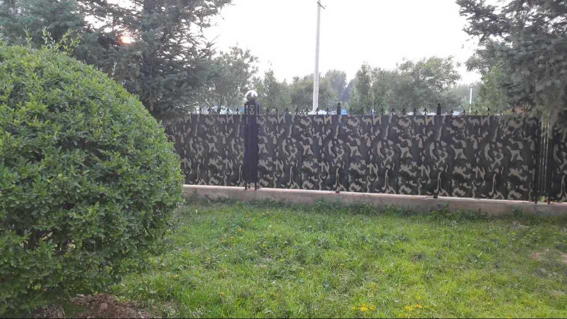 迷彩钢板围栏
