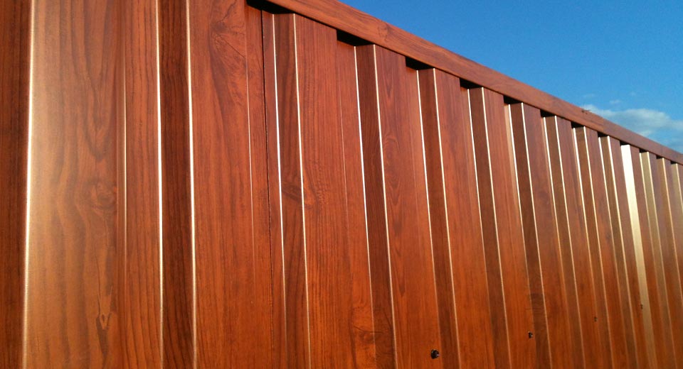 木纹钢板围墙
